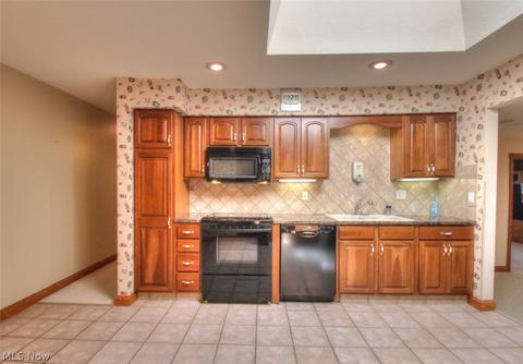 1882 E Parkhaven Dr, Seven Hills, OH 44131 photo 11