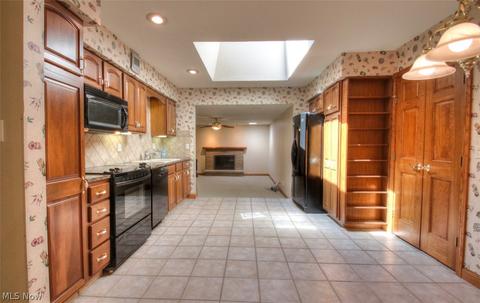 1882 E Parkhaven Dr, Seven Hills, OH 44131 photo 10