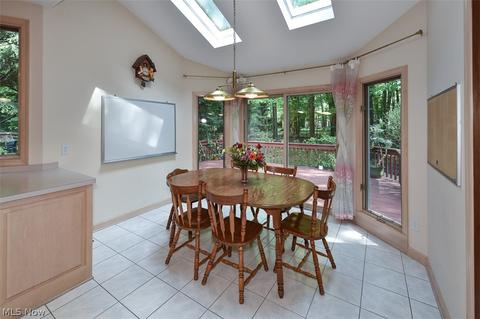 5593 High Point Rd, Solon, OH 44139 photo 9