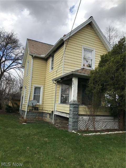 701 Bond St, Elyria, OH 44035 photo 2