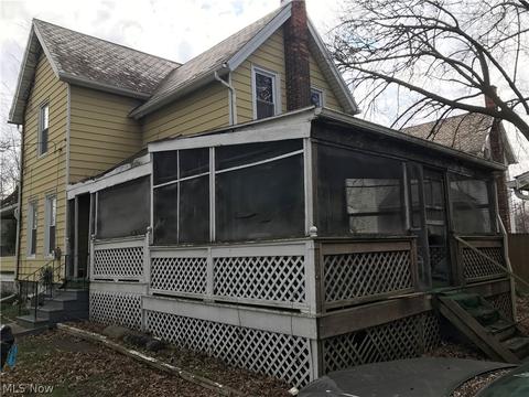 701 Bond St, Elyria, OH 44035 photo 3