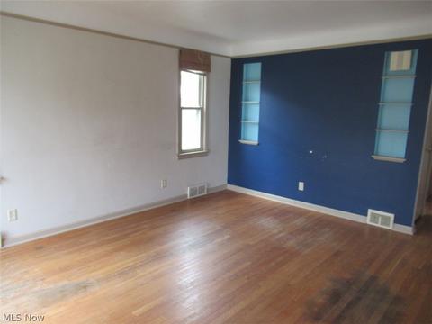 6010 Belmere Dr, Parma, OH 44129 photo 5