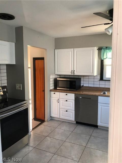 1439 Myrtle Ave, Ashtabula, OH 44004 photo 2