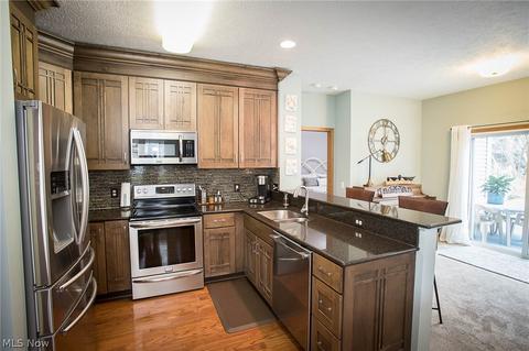 2467 Capulet Ct, Avon, OH 44011 photo 11
