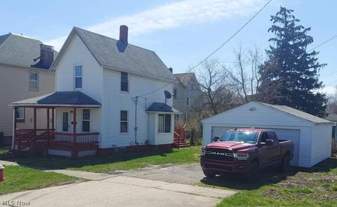 806 Bond St, Elyria, OH 44035 photo 2