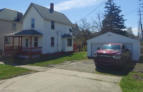 806 Bond St, Elyria, OH 44035 photo 1