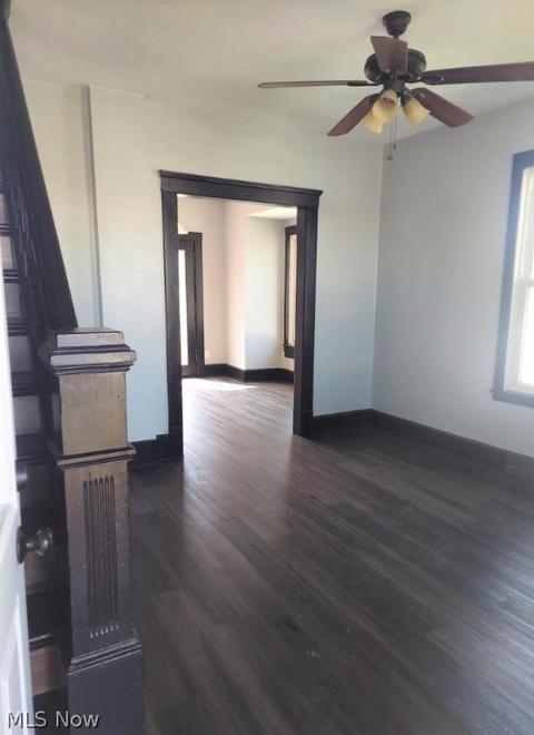 806 Bond St, Elyria, OH 44035 photo 4