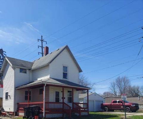 806 Bond St, Elyria, OH 44035 photo 3