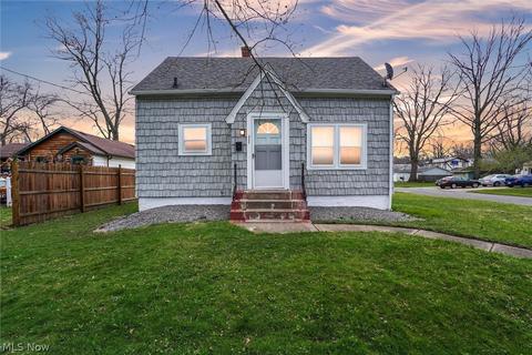 1444 Thayer Ave, Ashtabula, OH 44004 photo 2