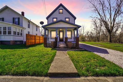 752 E 15th St, Ashtabula, OH 44004 photo 2