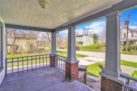 752 E 15th St, Ashtabula, OH 44004 photo 4