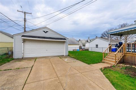 986 E 232nd St, Euclid, OH 44123 photo 3