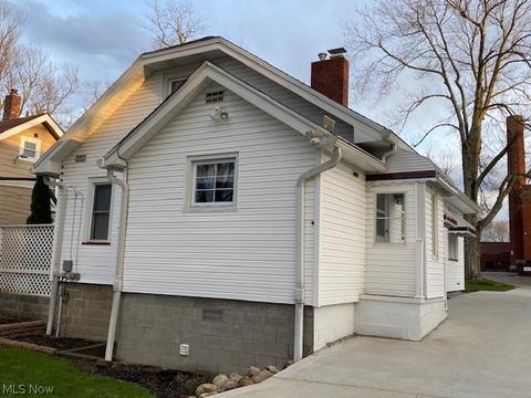 1927 E 42nd St, Ashtabula, OH 44004 photo 3