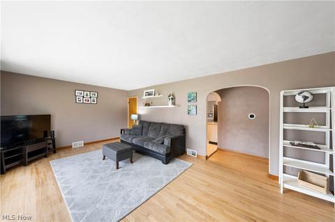 1123 Bell Ct, Elyria, OH 44035 photo 4