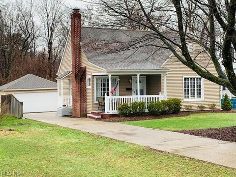 227 Shields Rd, Youngstown, OH 44512 photo 1