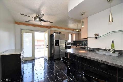 5855 E Glenn Dr, Maple Heights, OH 44137 photo 6