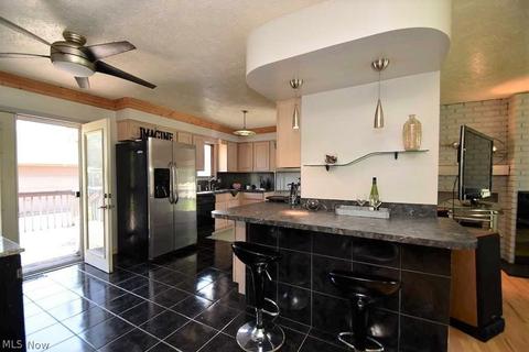 5855 E Glenn Dr, Maple Heights, OH 44137 photo 5