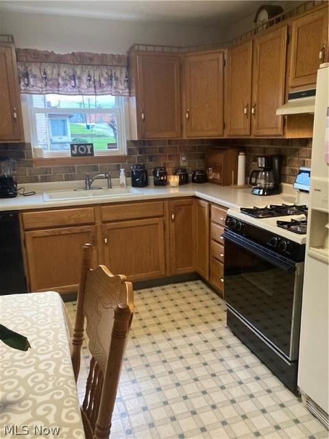481 11th St, Struthers, OH 44471 photo 17