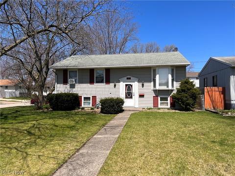 2139 Jackson St, Lorain, OH 44052 photo 1
