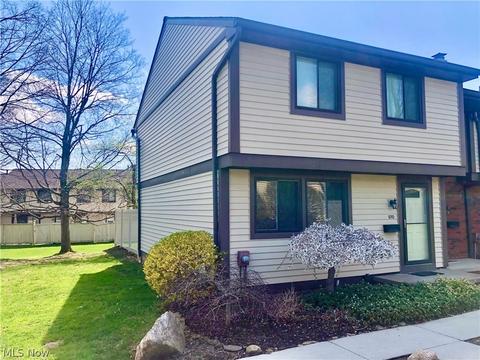 970 Hampton Ridge Dr, Akron, OH 44313 photo 1