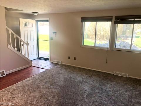 970 Hampton Ridge Dr, Akron, OH 44313 photo 8