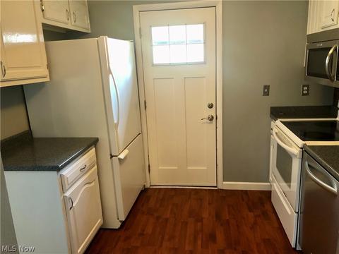 970 Hampton Ridge Dr, Akron, OH 44313 photo 11