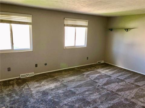970 Hampton Ridge Dr, Akron, OH 44313 photo 17