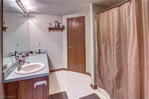 237 Warren Ave, Elyria, OH 44035 photo 17