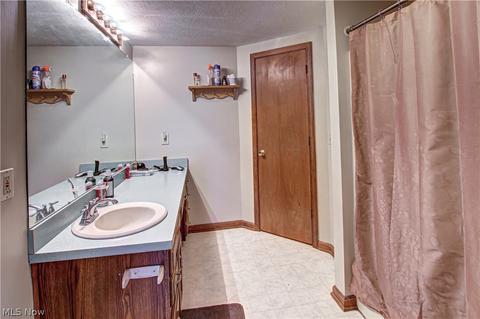 237 Warren Ave, Elyria, OH 44035 photo 18