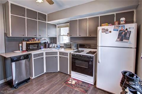 237 Warren Ave, Elyria, OH 44035 photo 9