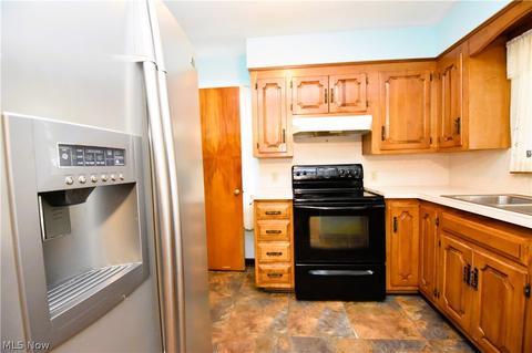 76 Romaine Ave, Boardman, OH 44512 photo 2