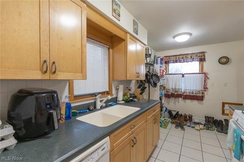 11250 Ronald Dr, Parma, OH 44130 photo 5