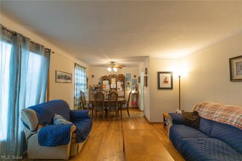 11250 Ronald Dr, Parma, OH 44130 photo 8