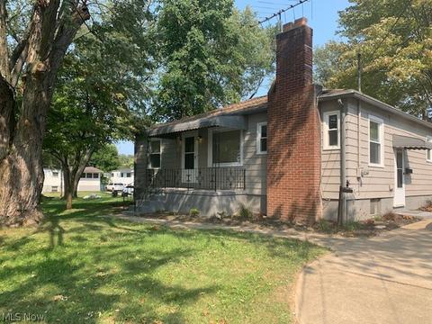1485 Wade Park Ave, Akron, OH 44310 photo 2