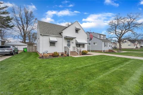2323 E 290th St, Wickliffe, OH 44092 photo 2