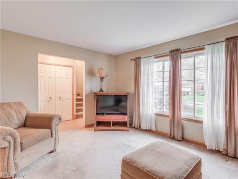 838 Salem Ave, Elyria, OH 44035 photo 2