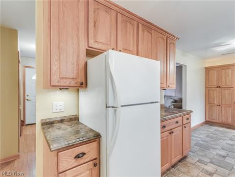 838 Salem Ave, Elyria, OH 44035 photo 9