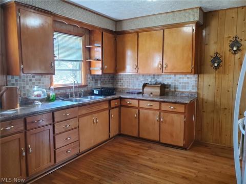 19670 Mccracken Rd, Maple Heights, OH 44137 photo 4
