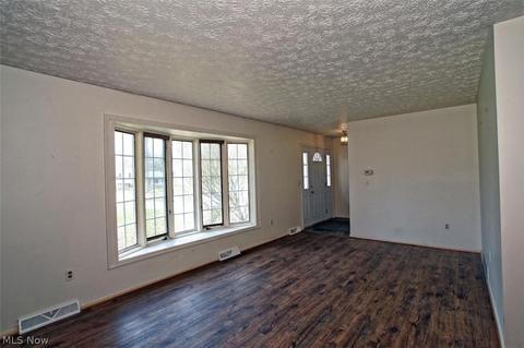 8379 Paddock Ct, Mentor, OH 44060 photo 11
