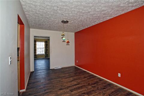 8379 Paddock Ct, Mentor, OH 44060 photo 9