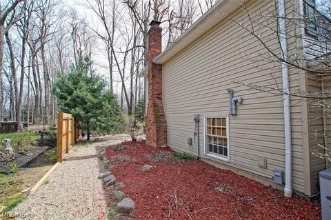8379 Paddock Ct, Mentor, OH 44060 photo 30