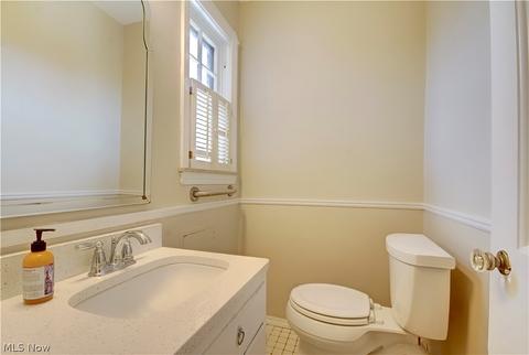 5594 Overlook Rd, Parma, OH 44129 photo 16