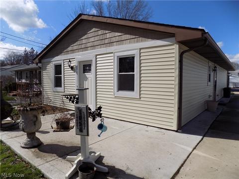 1054 Bryce Ave, Aurora, OH 44202 photo 1