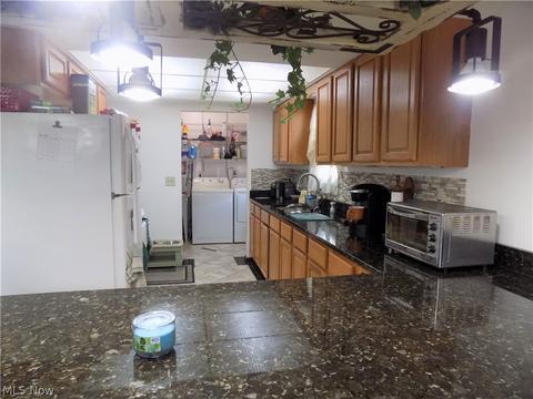 1054 Bryce Ave, Aurora, OH 44202 photo 4