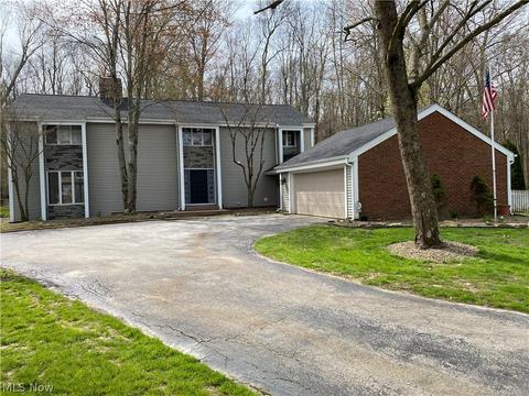 7767 Silver Fox Dr, Youngstown, OH 44512 photo 1