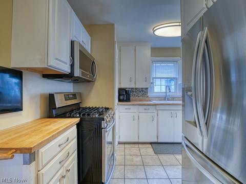 331 Stanford Ave, Elyria, OH 44035 photo 4