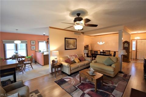 129 Gleneagle Dr, Elyria, OH 44035 photo 4