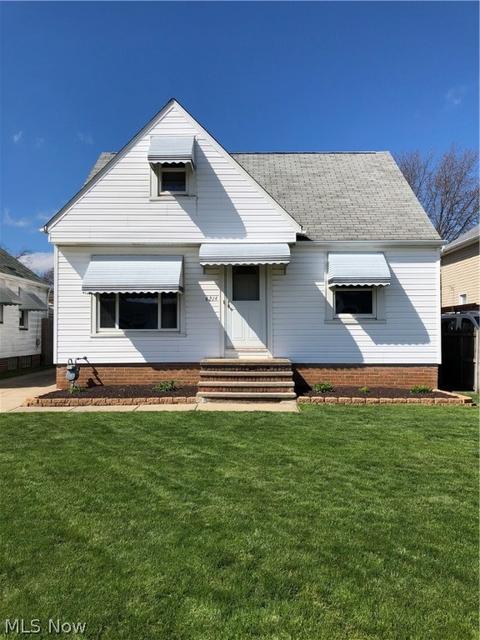 6214 Forest Ave, Parma, OH 44129 photo 2