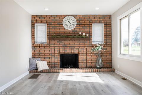 5590 Dailey Rd, New Franklin, OH 44319 photo 4