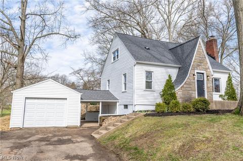5590 Dailey Rd, New Franklin, OH 44319 photo 2